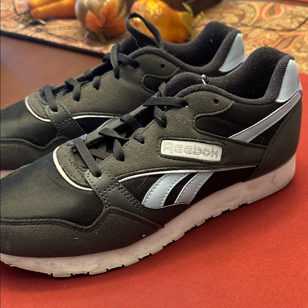 Women’s Reebok Sneakers size 8
